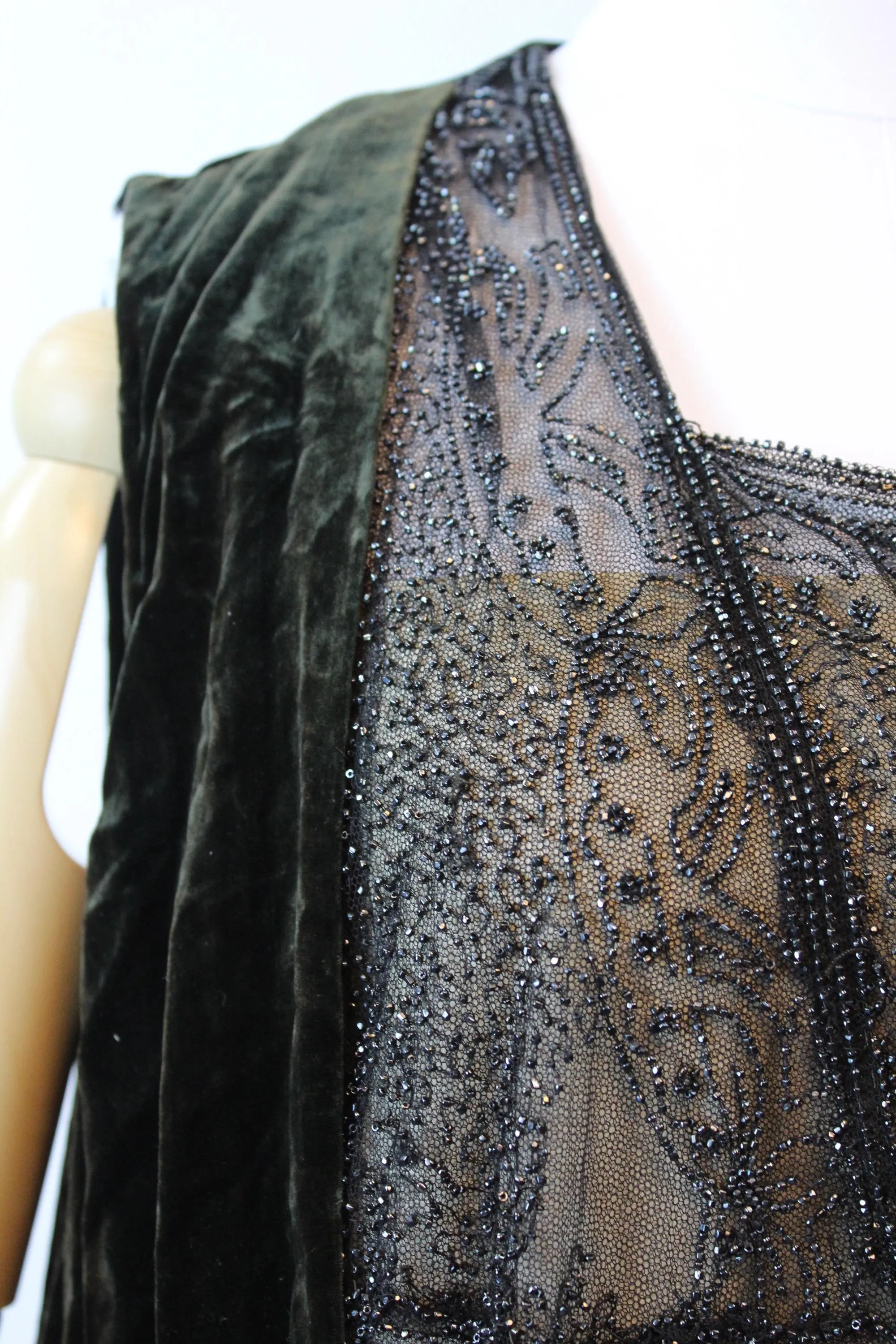 1920s SILK VELVET BEADED dress small medium | new fall winter