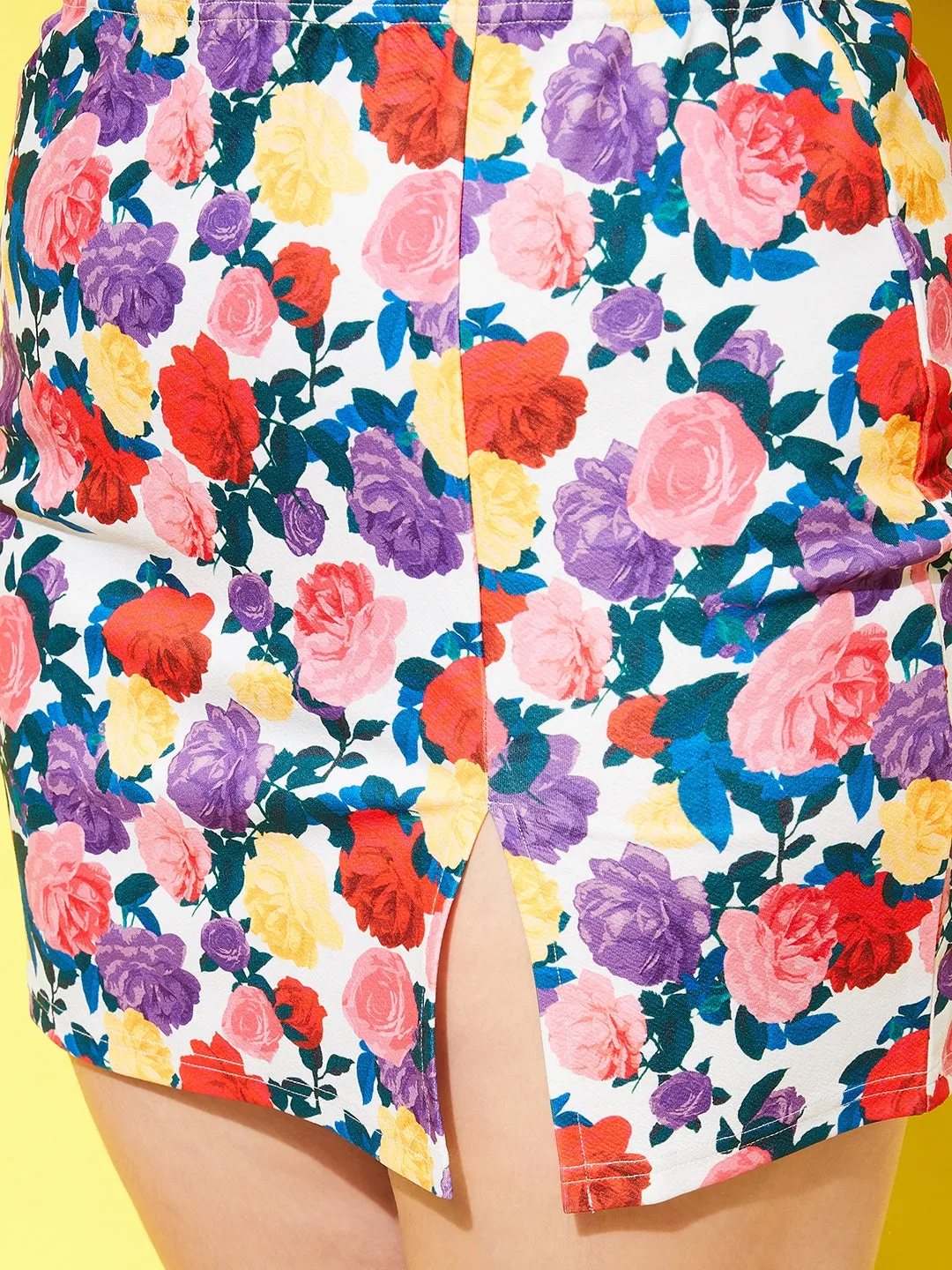 Berrylush Women Plus Size Multicolour Floral Printed High-Rise Waist Slip-On Straight Hem Side-Slitted Pencil Mini Skirt