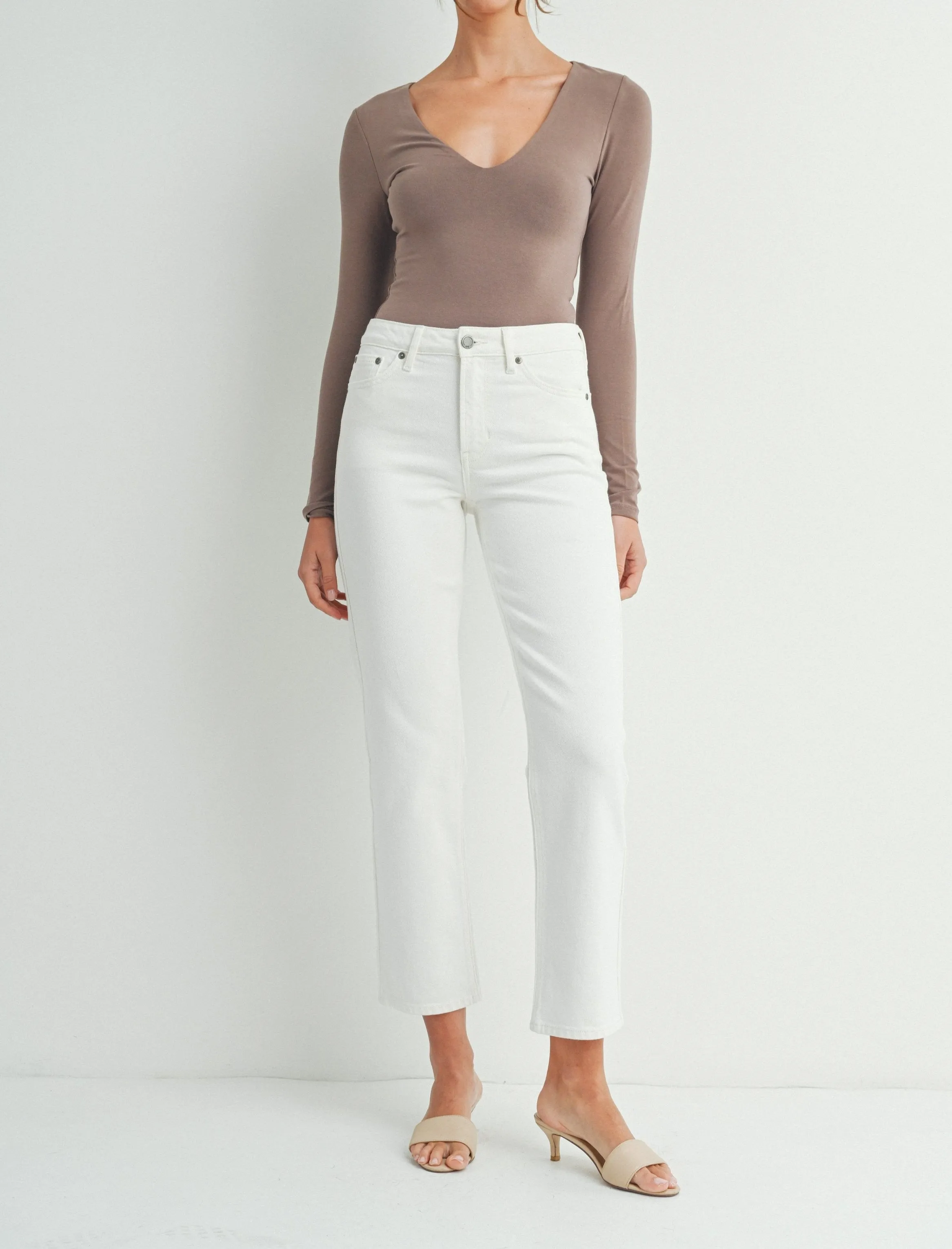 Clean Stretch Straight Mid Rise Jean in Cream